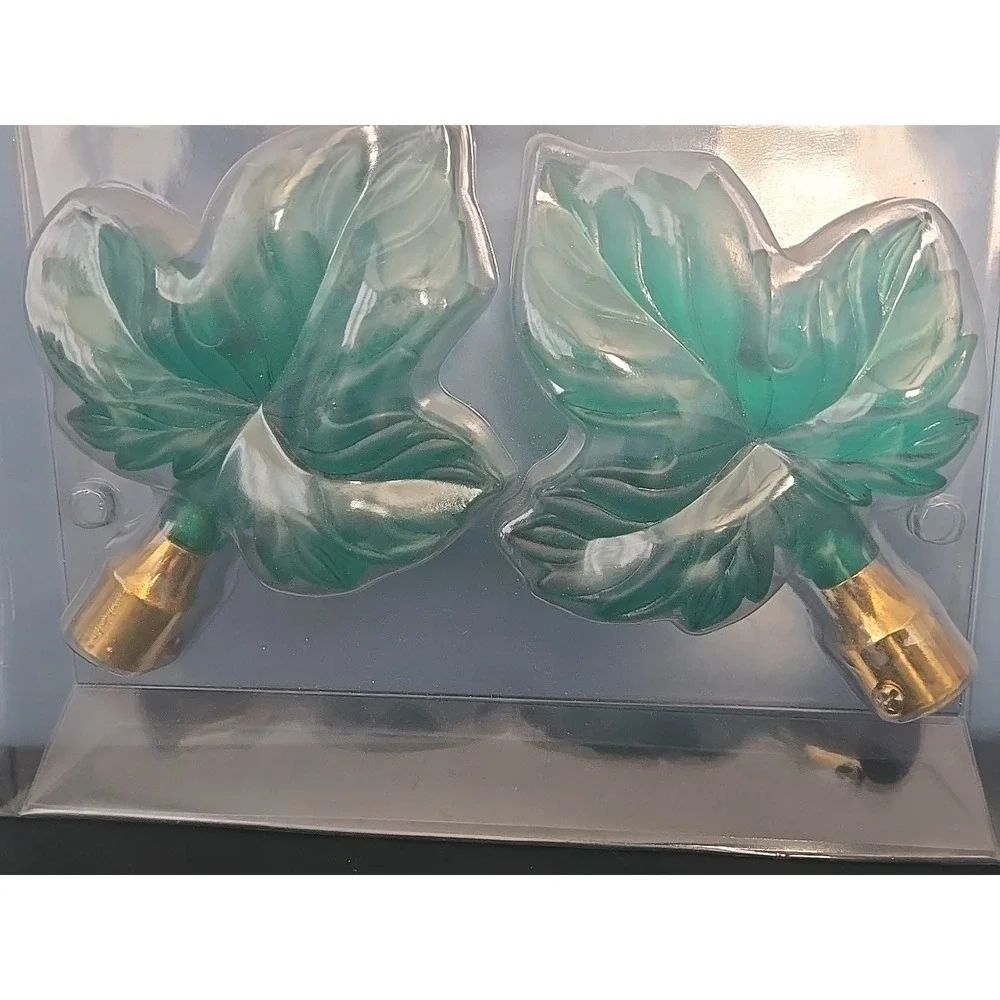 Maple‎ Leaf Glass Finials Green 5/8